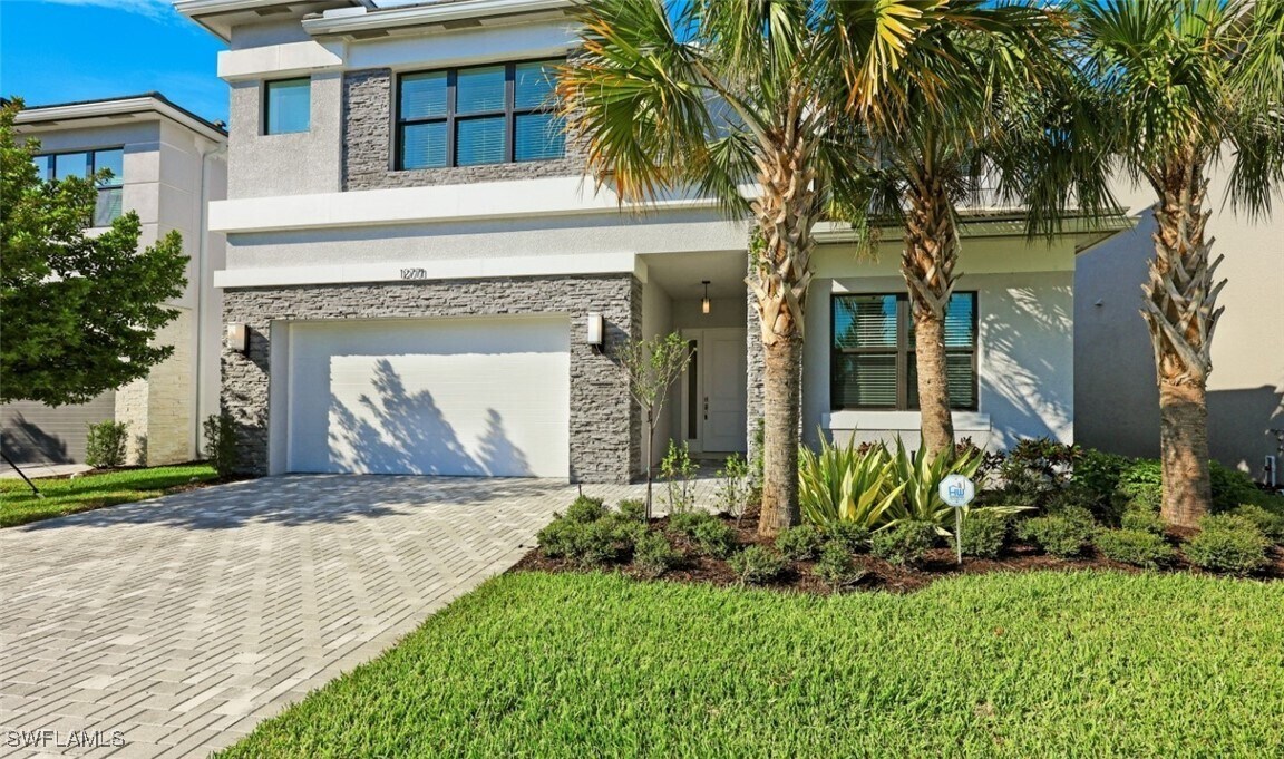 Foto principal - 12771 Woodbury Dr
