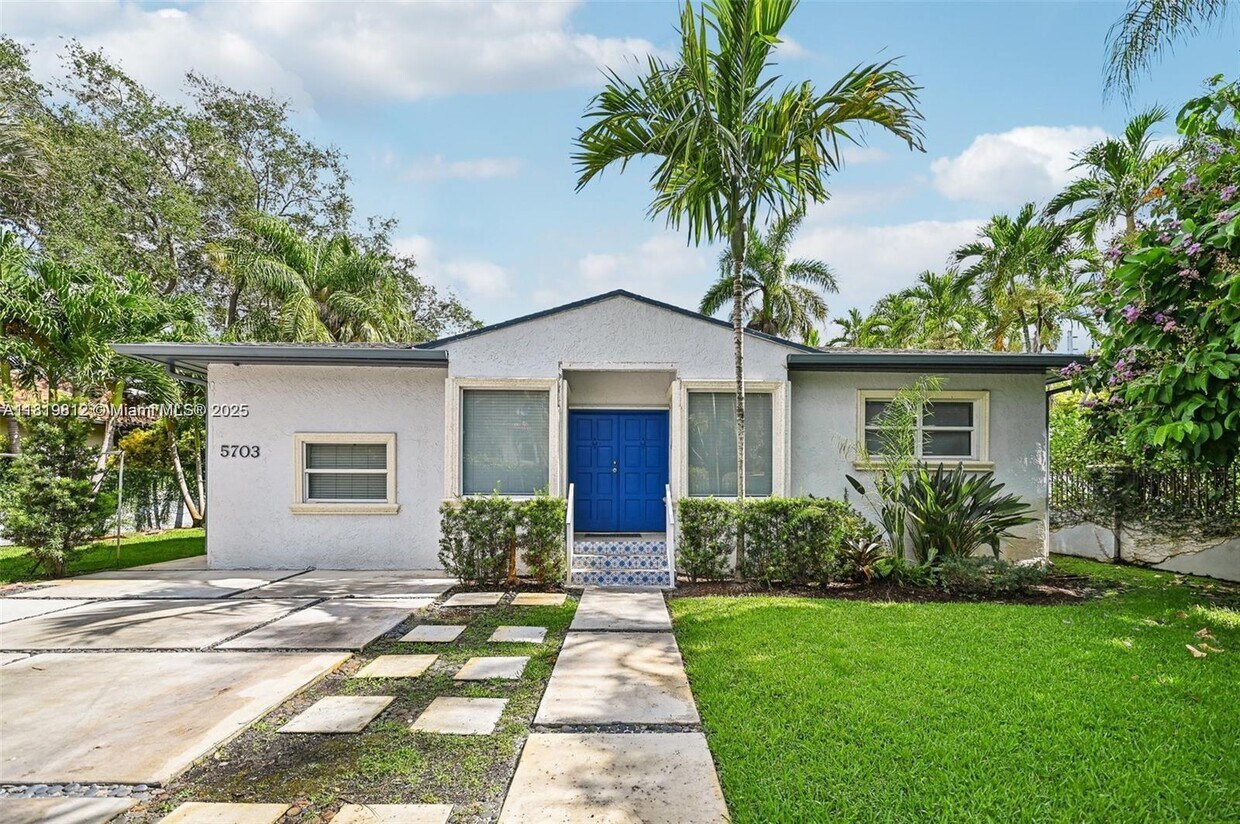 Foto principal - 5703 SW 83rd St