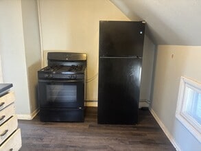 Building Photo - 527 9th St SW