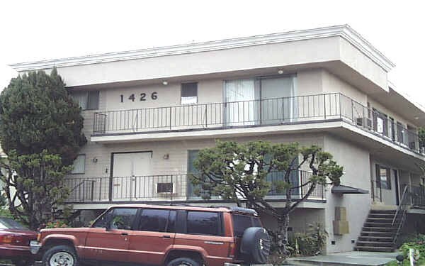 Primary Photo - 1426 S Barrington Ave