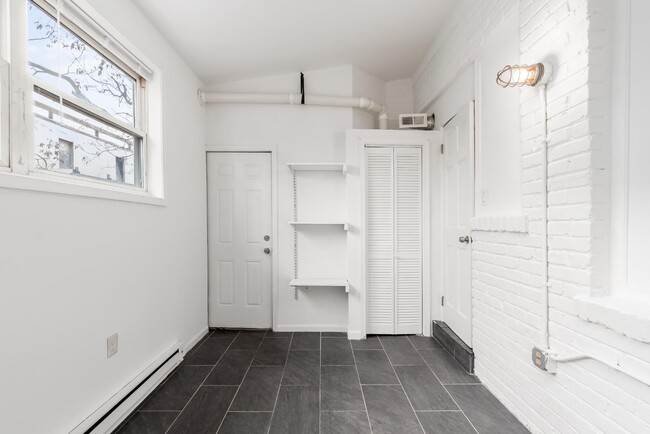 Photo - 1621 F St NE Apartment