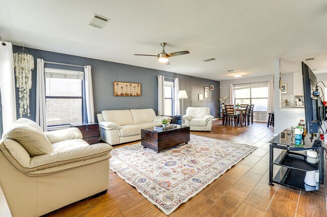 Foto del edificio - 1122 Gruene Rd