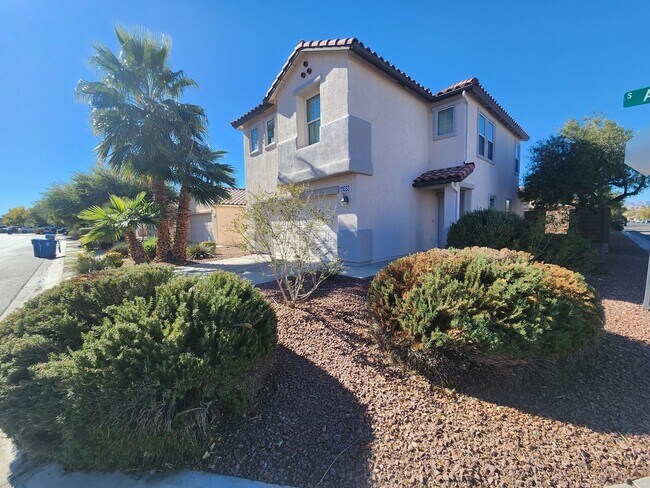 Foto del edificio - Beautiful Three Bedroom Home with a Great ...