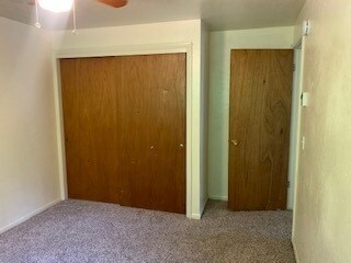 Building Photo - 2 bed 1 bath spacious duplex off State St.