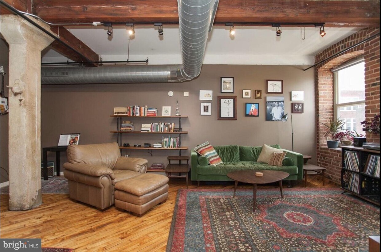 121026 Buttonwood St Unit 203, Philadelphia, PA 19123 Room for Rent