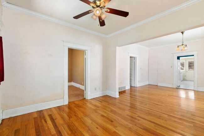 Building Photo - 2220 W Kiowa St