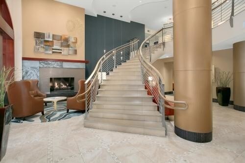 Building Photo - 2 bedroom in Seattle WA 98121
