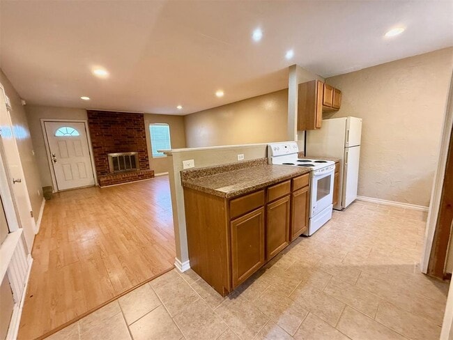 Building Photo - 2329 Heatherfield Ln