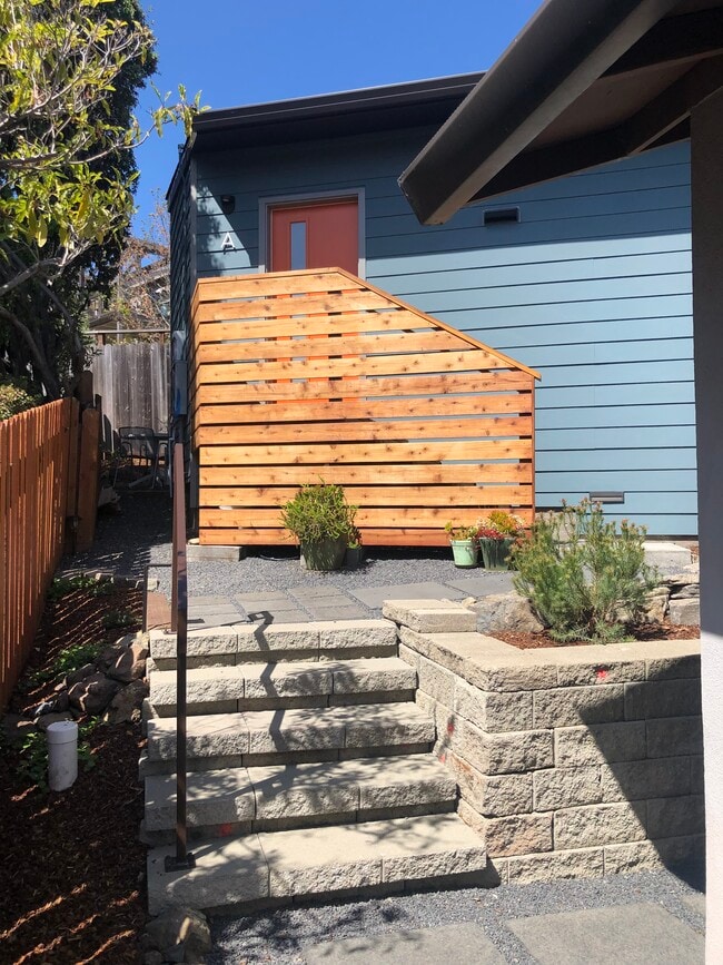 Building Photo - 7439 Terrace Dr