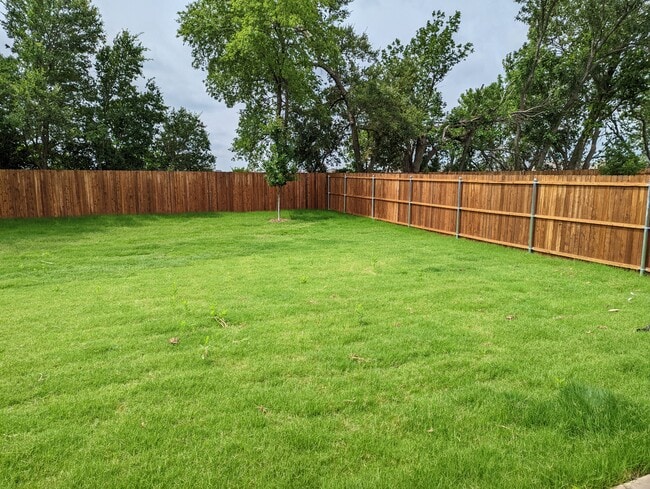 Building Photo - 2816 Pronghorn Dr