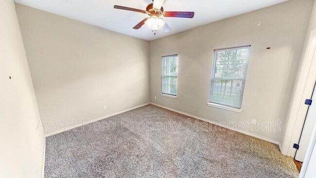 Building Photo - 1126 Oney Hervey Dr