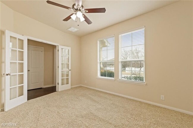 Building Photo - 4 br, 2.5 bath House - 893 Heritage Spring...
