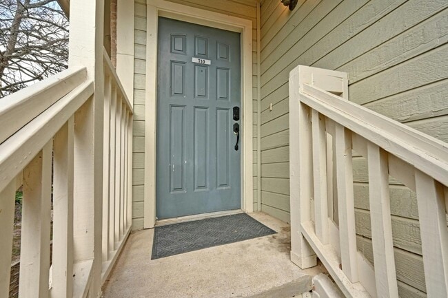 Building Photo - 2450 Wickersham Ln