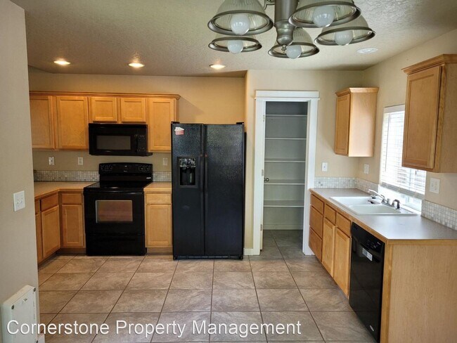 Foto del edificio - 3 br, 2 bath House - 18323 Admiral