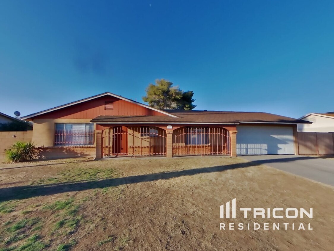 Primary Photo - 4801 W Larkspur Dr