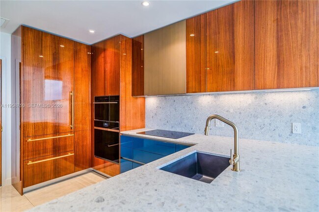 Foto del edificio - 2678 Tigertail Ave