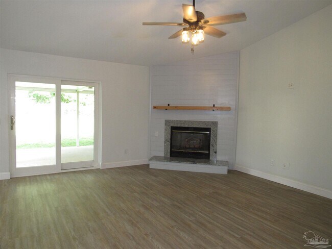 Building Photo - 2642 Southern Oaks Dr