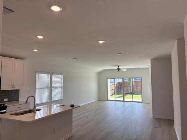 Foto del edificio - 5707 Rushing River Wy