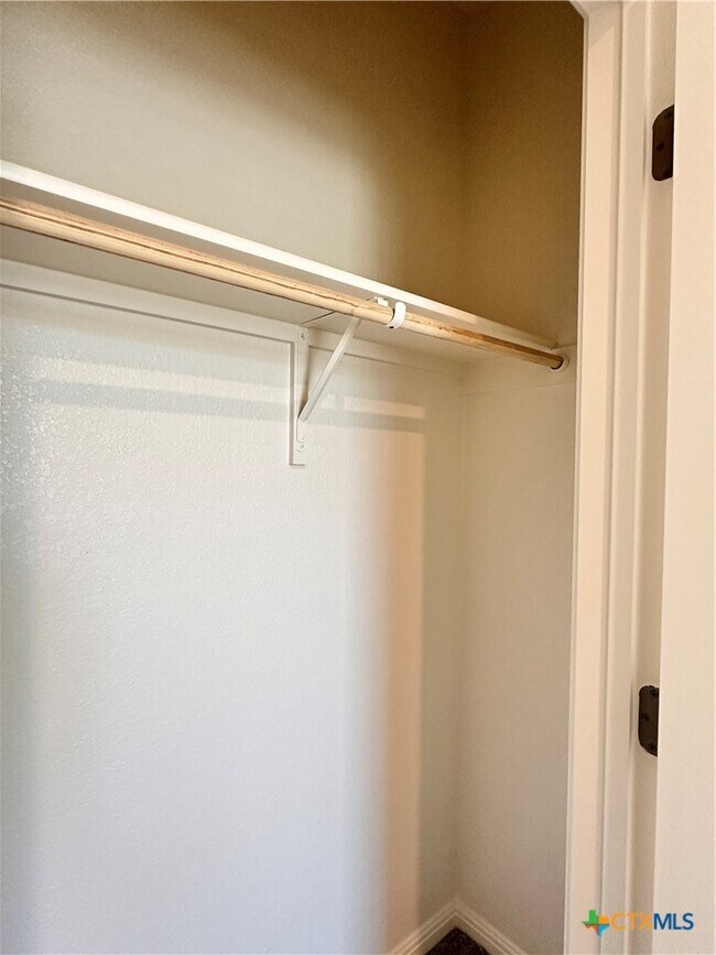 Foto del edificio - 124 Parrigin Cv