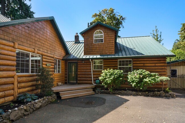 Building Photo - 14239 SE Fairoaks Ln