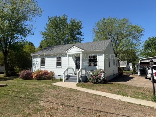 Foto del edificio - 4815 Oakleys Ln