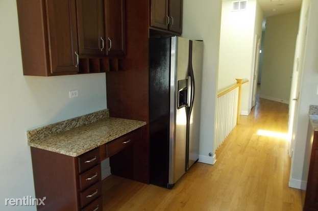 Foto del edificio - 4838 S St Lawrence Ave