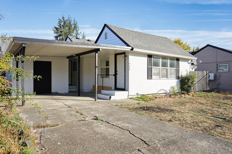 Foto principal - 925 21st Ave SW