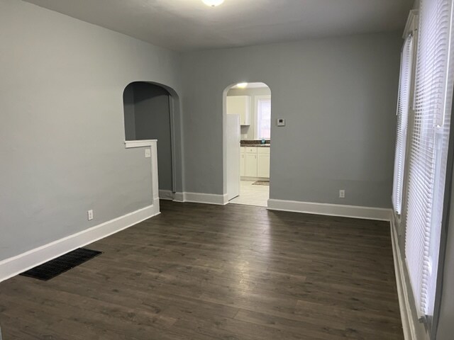 Building Photo - 507 E Markison Ave