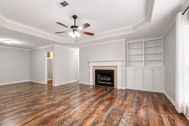 Building Photo - 539 Shelia Boulevard