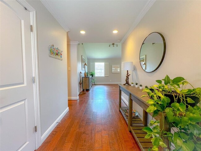 Building Photo - 5419 Lymbar Dr