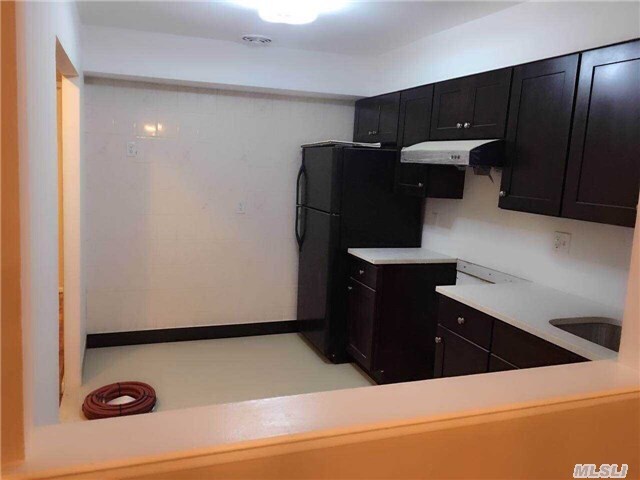 Foto del edificio - 111-58-111-43 43rd Avenue