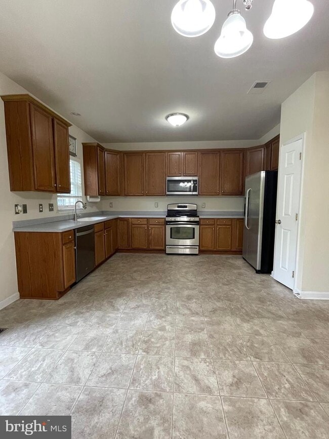 Building Photo - 17542 Victoria Falls Dr