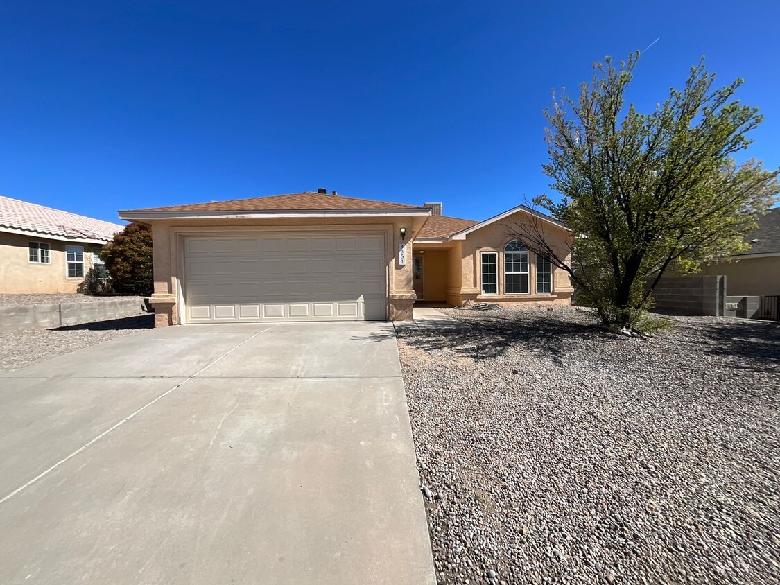 Primary Photo - 3 Bedroom Single Story Home Available Near...