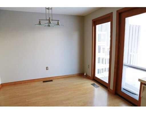 Foto del edificio - 128 Parker St