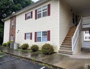 Building Photo - 2914 Creekview Ct