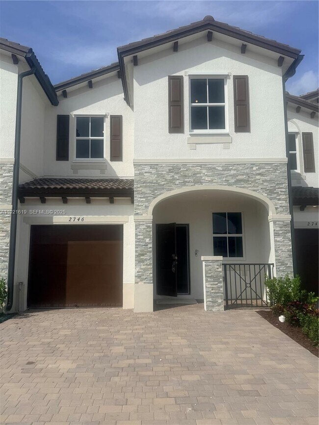 Foto del edificio - 2746 SE 24th Terrace