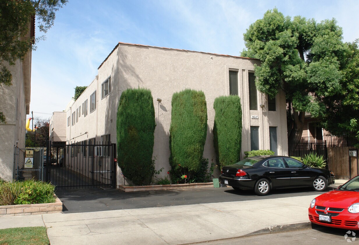 Primary Photo - 5017 Tilden Ave