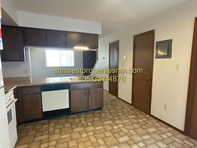 Foto del edificio - 1621 N Farmington Ave