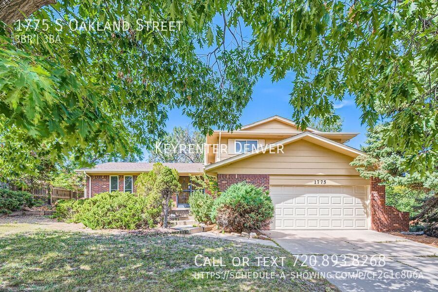 Primary Photo - Charming 3-bedroom, 2.5-bathroom home loca...