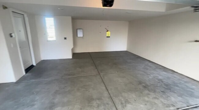 Foto del edificio - 2115 Reed Dr