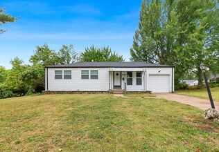 Building Photo - 9801 Gloucester Dr