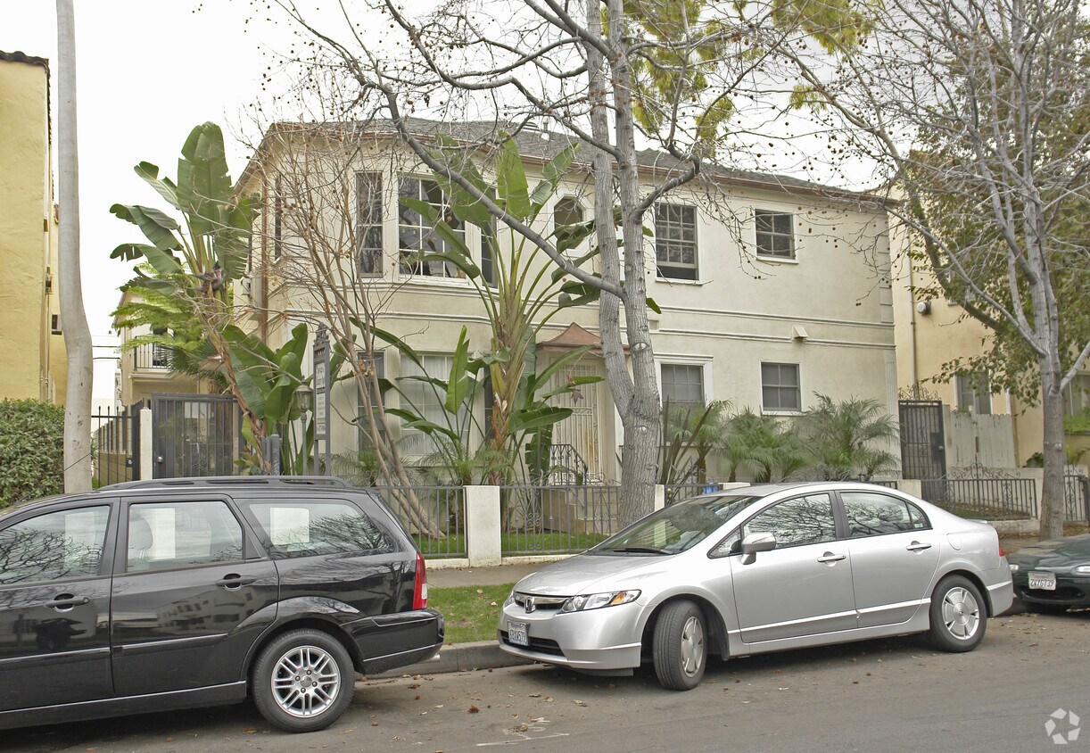 Building Photo - 319-323 1/2 N Orange Grove Ave