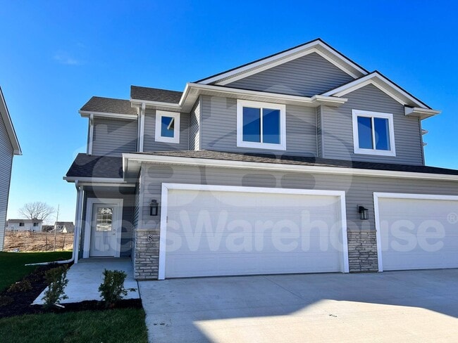Building Photo - 7000 Lake Hill Dr