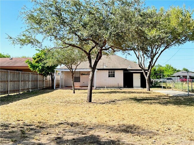 Foto del edificio - 1713 Laurel Ave