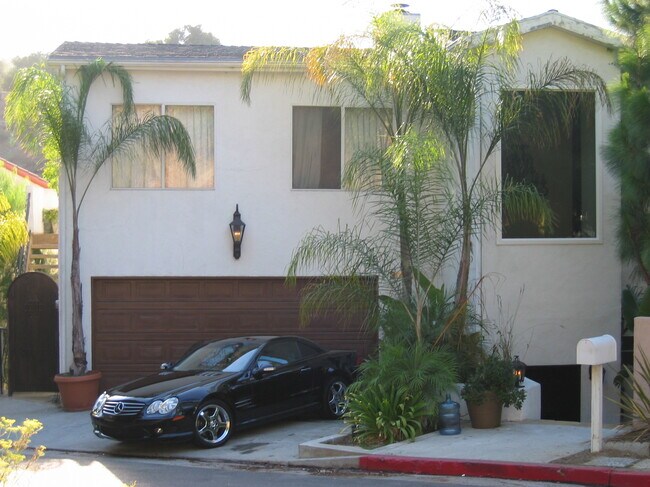 Building Photo - 3030 Passmore Dr
