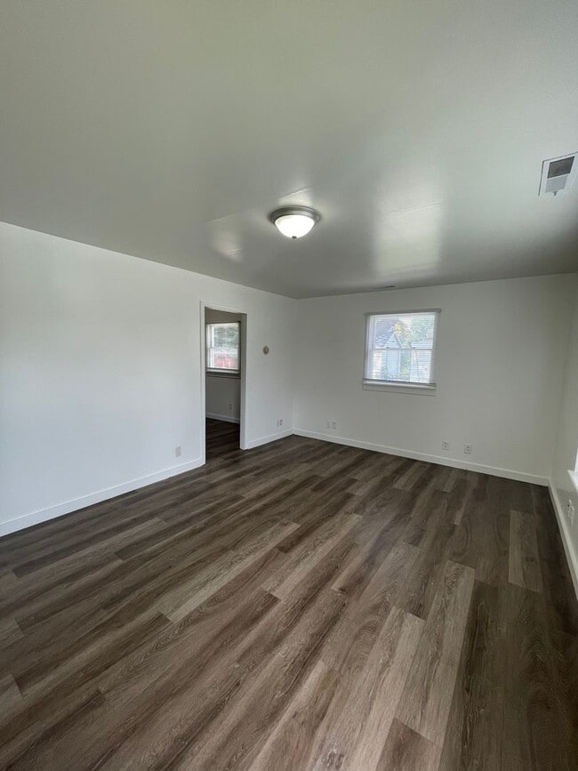 Building Photo - Nice 3-Bedroom For Rent in Goshen off of N...
