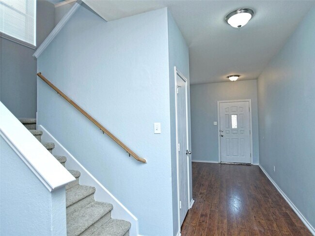 Building Photo - 303 Banner Ave