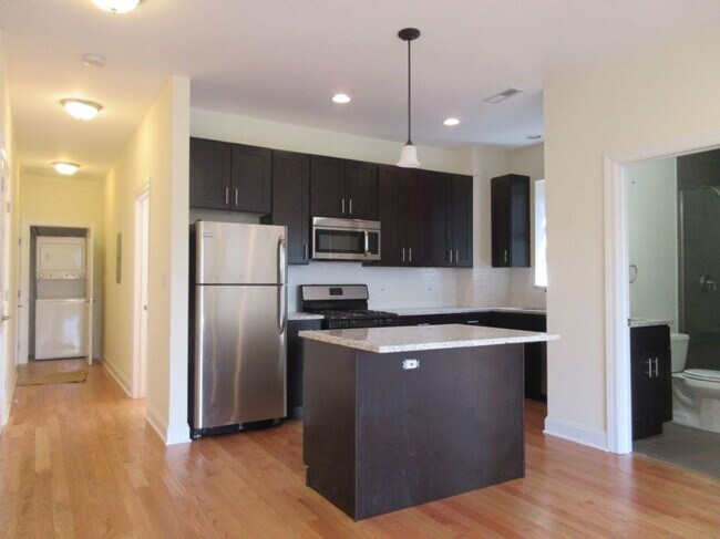 Foto del edificio - 1346 W Howard St