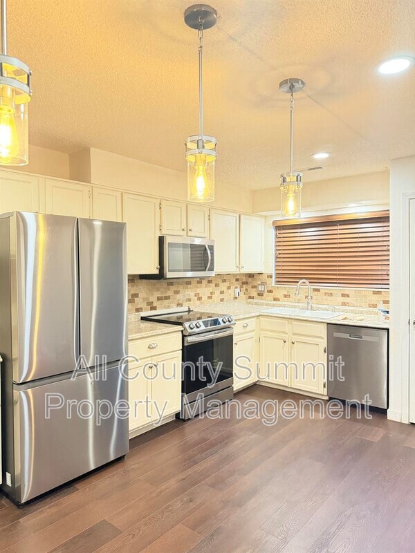 Building Photo - 3435 S Ammons St