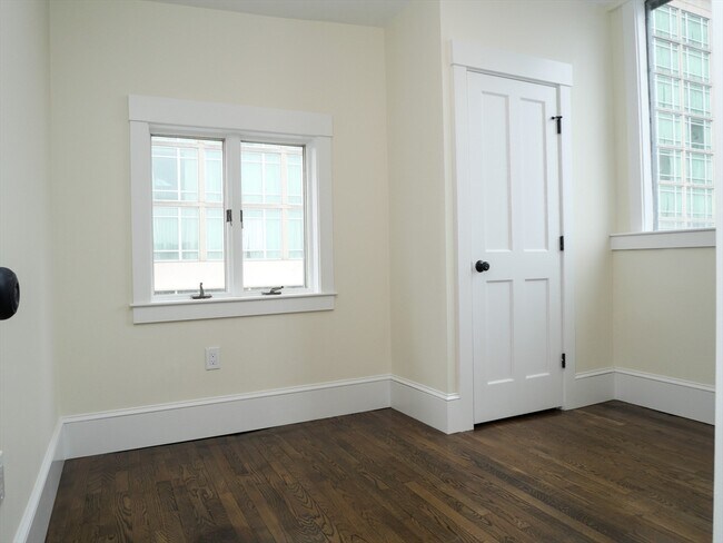 Foto del edificio - 261 W Newton St